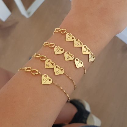 Bransoletka – 2 pozłacane personalizowane serca i nieskończoność na łańcuszku - obrazek 2