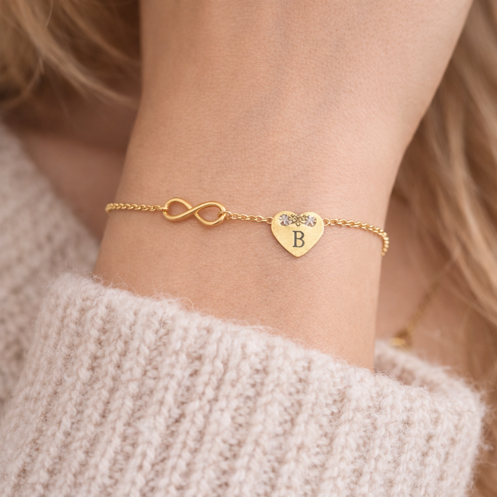 Bransoletka na łańcuszku - pozłacane serce z grawerem i nieskończoność - obrazek 2