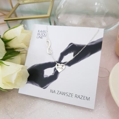 Srebrny naszyjnik z personalizowanym sercem i nieskończonością
