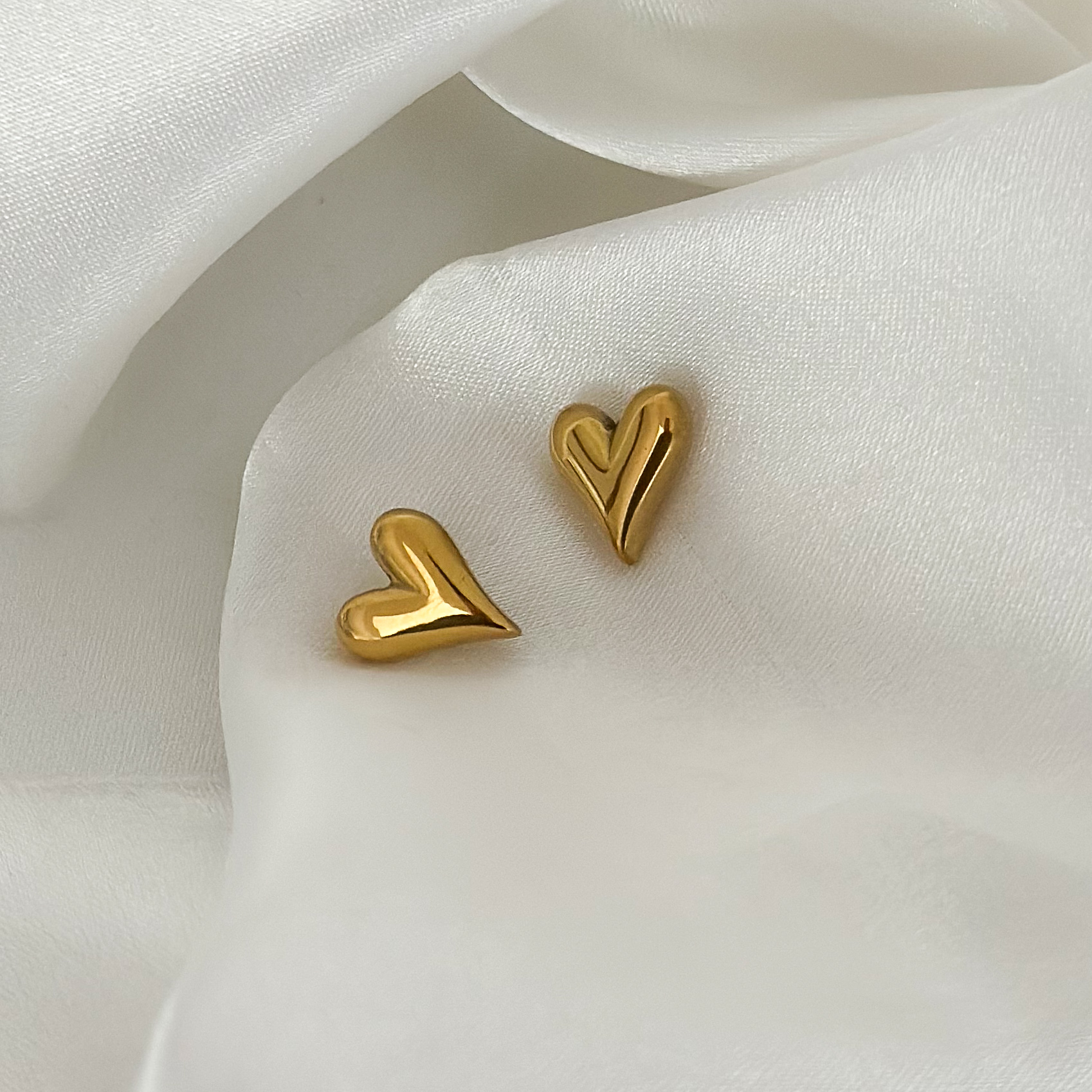 Kolczyki - sztyfty, serca ze stali szlachetnej