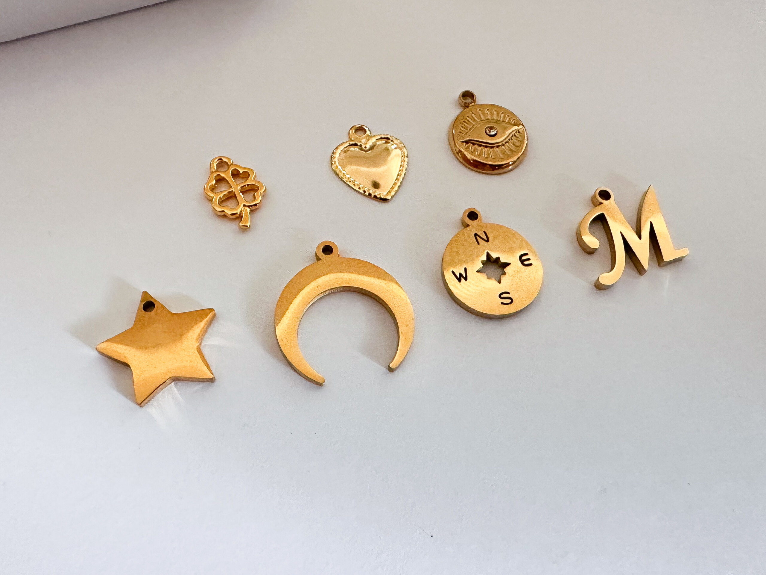 Bransoletka "PRZYJAŹNI" z kamieniami oraz wymienną zawieszką - obrazek 5