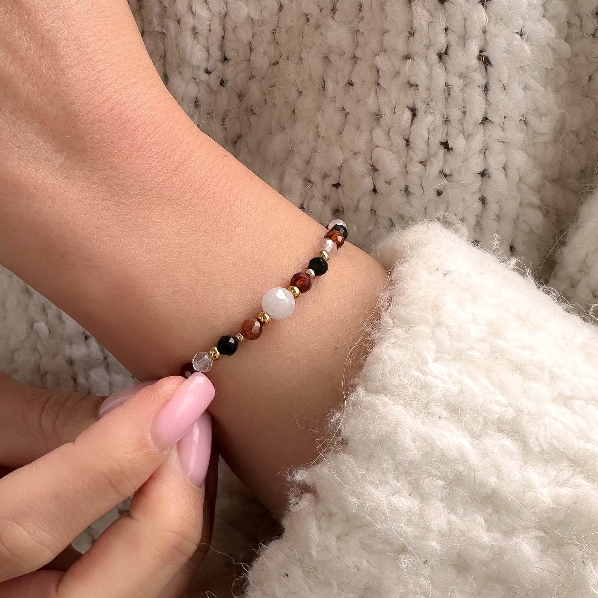 Bransoletka na łańcuszku- amulet "Na Nowy Początek" - obrazek 2