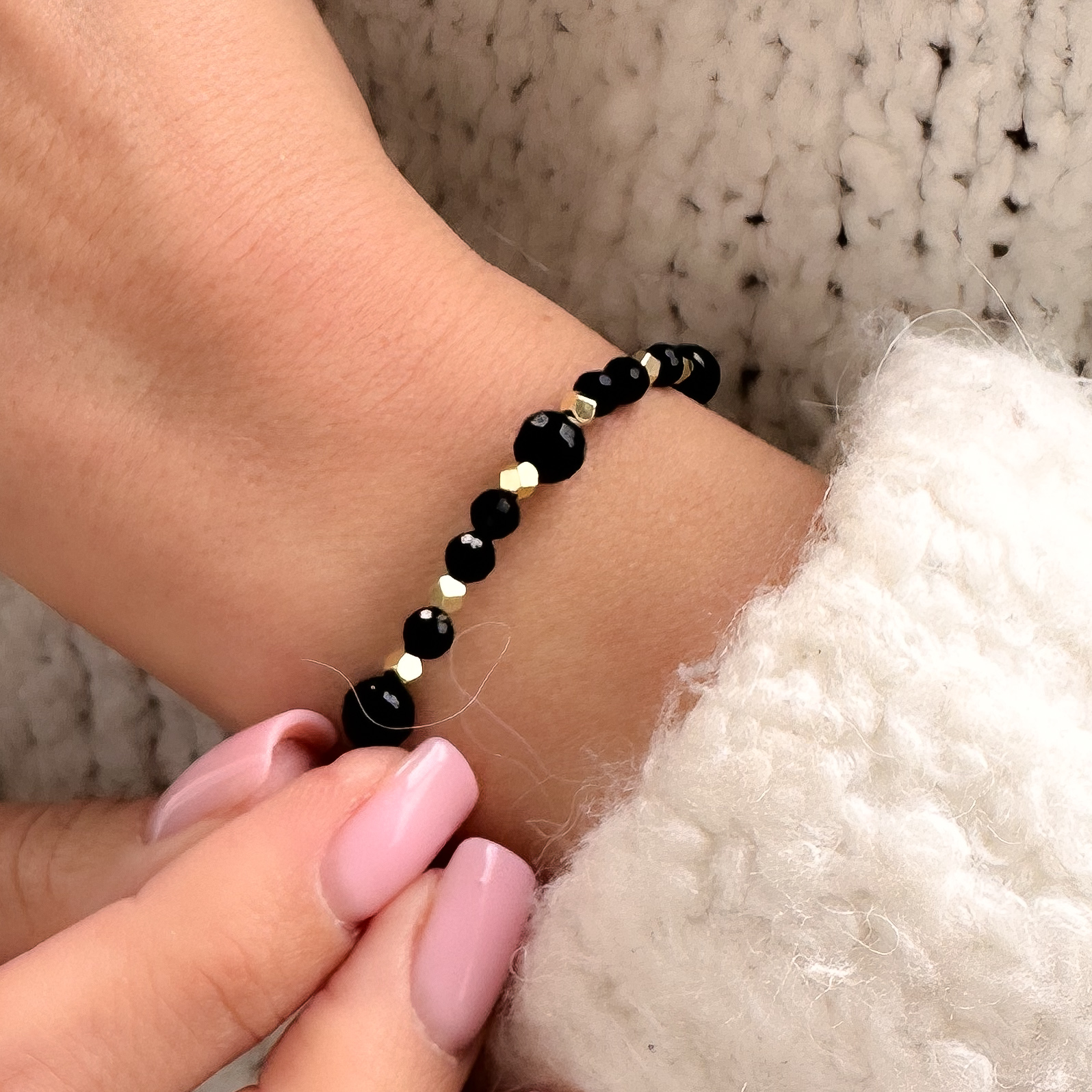 Bransoletka na łańcuszku z naturalnych kamieni „Na zło wszelkie co nas otacza" - obrazek 2