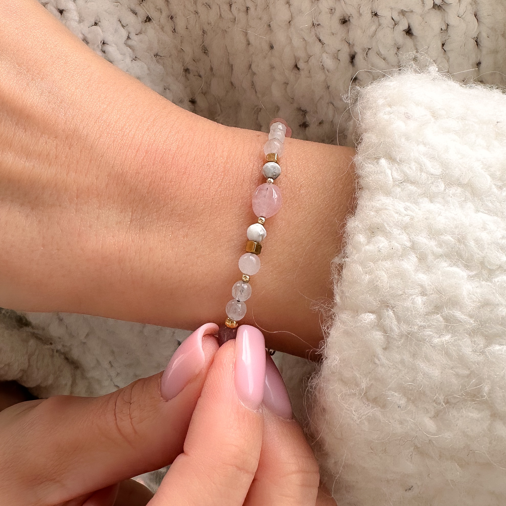 Bransoletka na łańcuszku z naturalnych kamieni „Na focha bez powodu" - obrazek 2