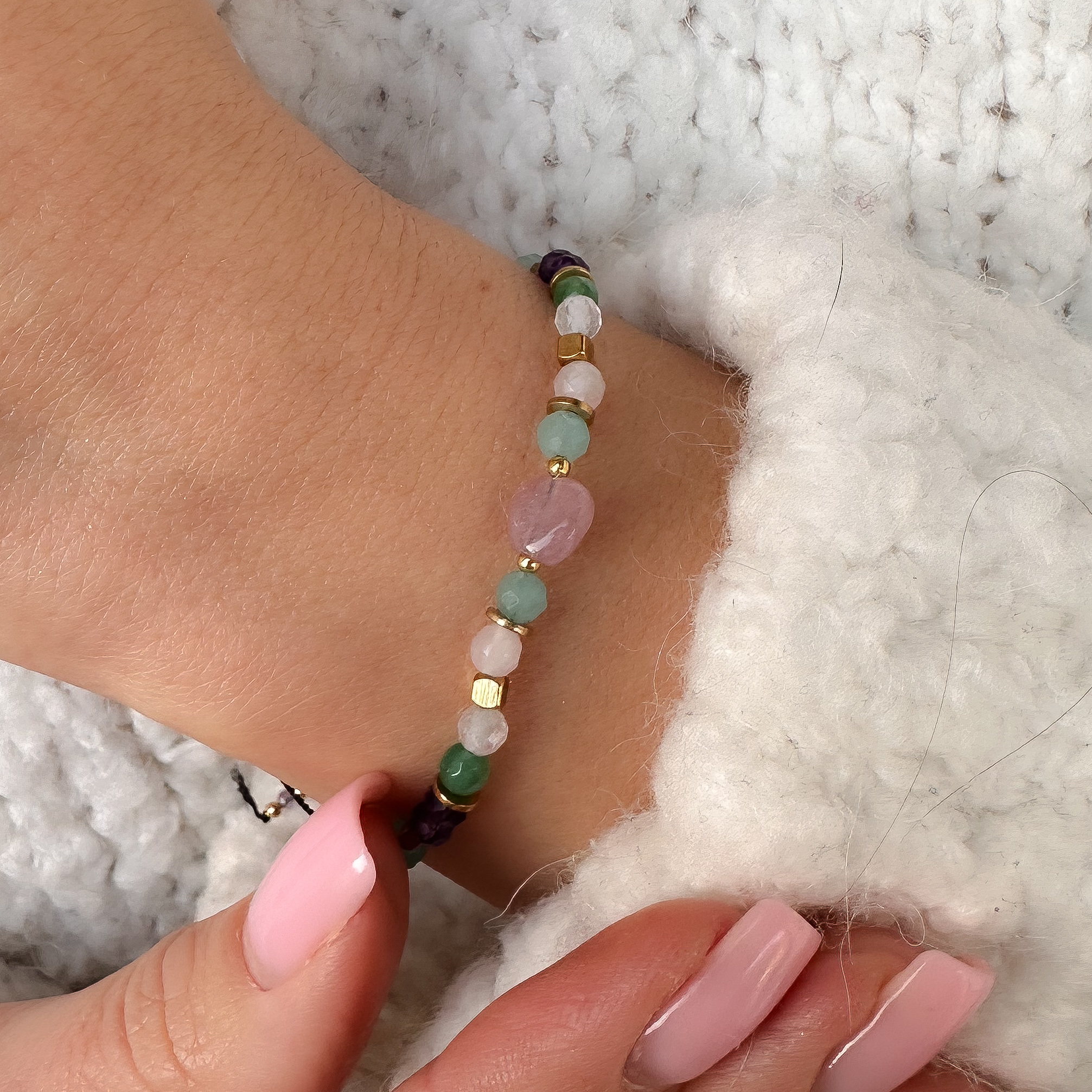 PRZYJACIÓŁKA 💝 Bransoletka na jedwabnej nici- amulet z kamieni naturalnych - obrazek 2