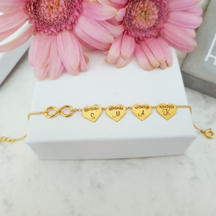Bransoletka na łańcuszku– 3 pozłacane grawerowane serca i nieskończoność