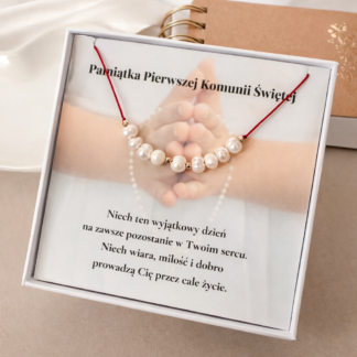 Bransoletka na&nbsp;Komunię, Czerwony Sznurek, Perły + Dedykacja